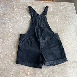 NWOT Old Navy Maternity Black Denim Short Overalls Small